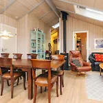 8 Person In Humble-by Traum Nordenbro Vesteregn