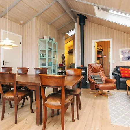 Four-bedroom In 2 Nordenbro Vesteregn