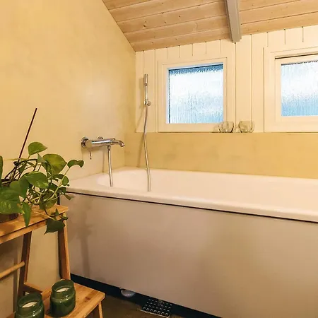 8 Person In Humble-by Traum Nordenbro Vesteregn